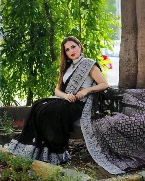 Desirable Soft Banarasi Silk Saree With Attractive Blouse Piece