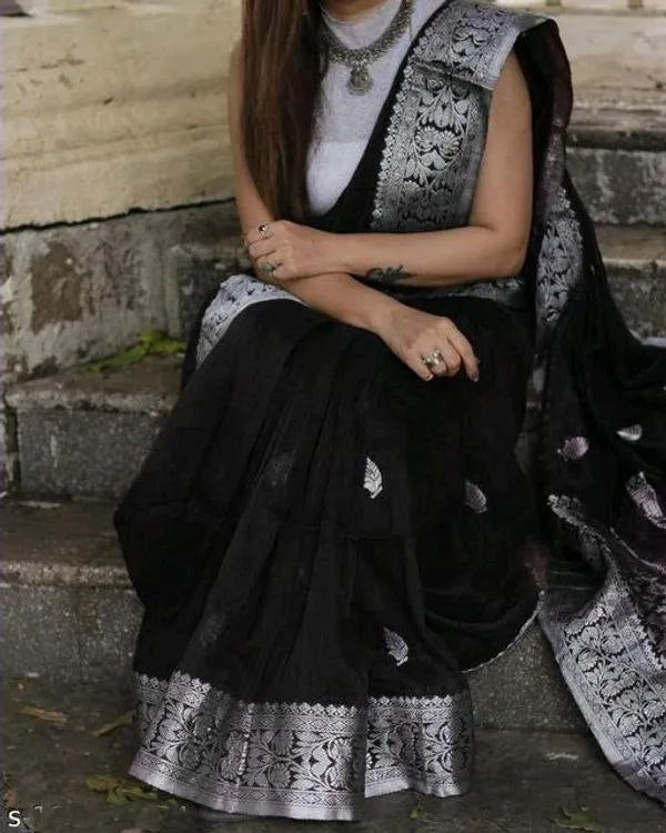 Desirable Soft Banarasi Silk Saree With Attractive Blouse Piece