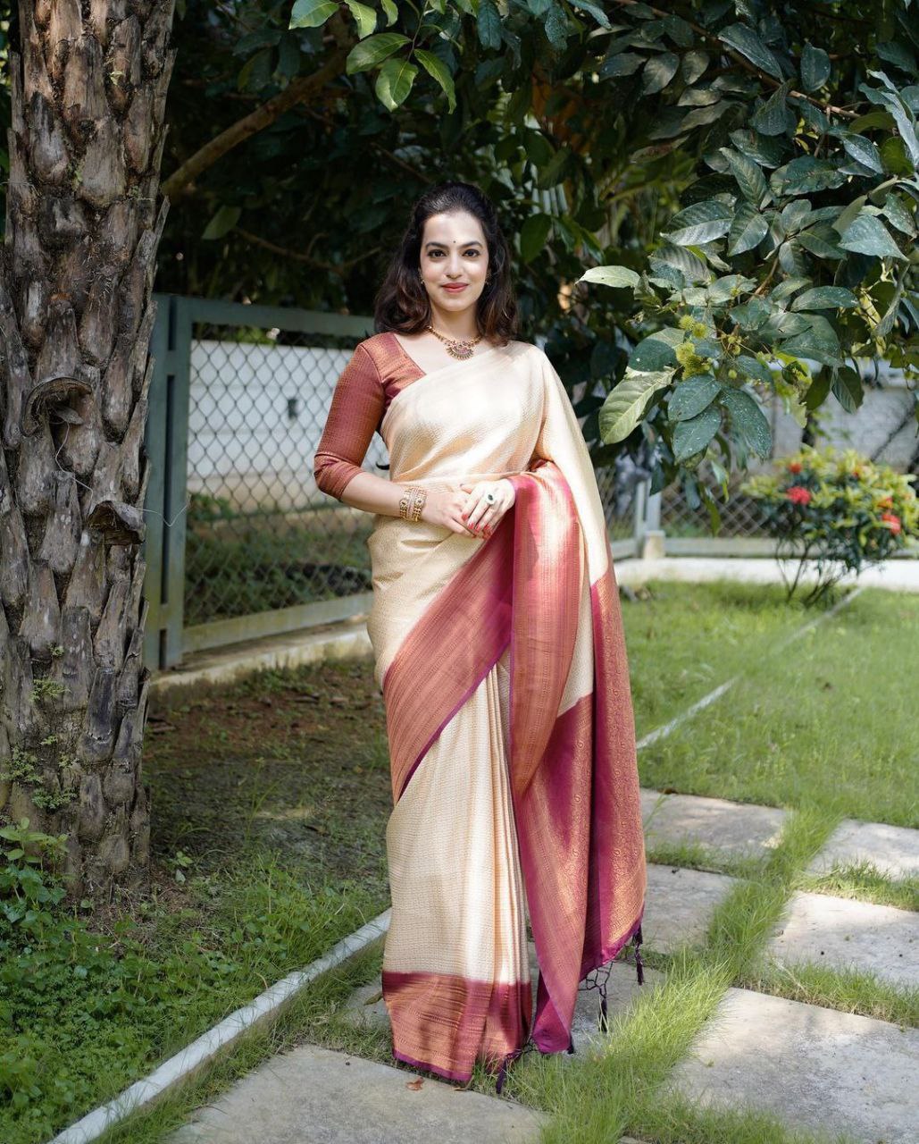 Exquisite Banarasi Silk Saree with Jacquard Weaving & Unstitched Blouse