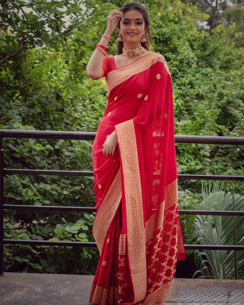Vestigial Red Soft Silk Saree With Ravishing Blouse Piece