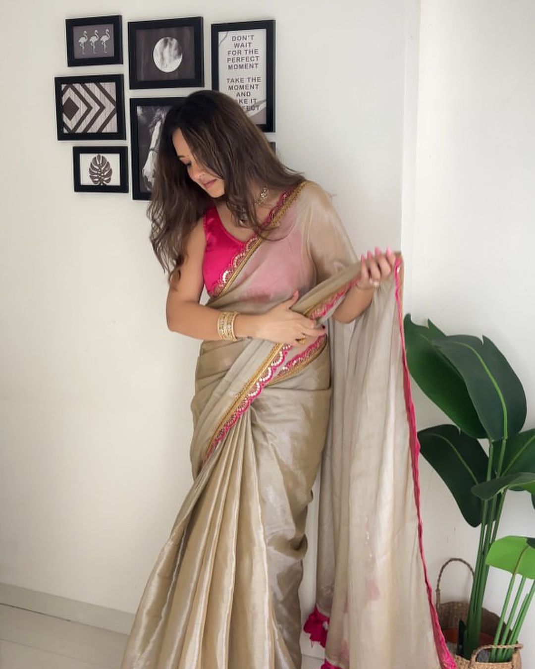 Luxurious Jimichu Tissue Saree with Sequence & Thread Butta Work Lace