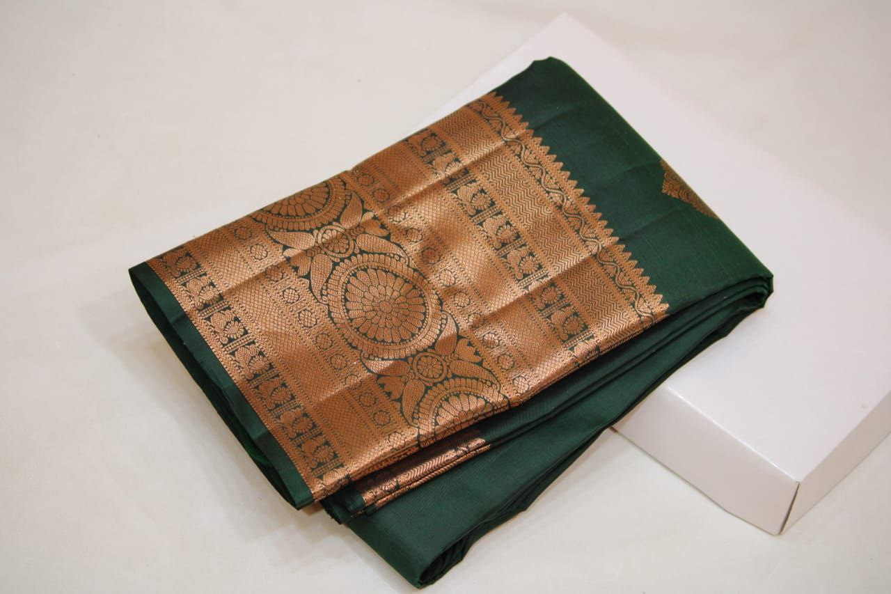 Women's Kanjeevaram Copper Flower Pot Saree With Blouse