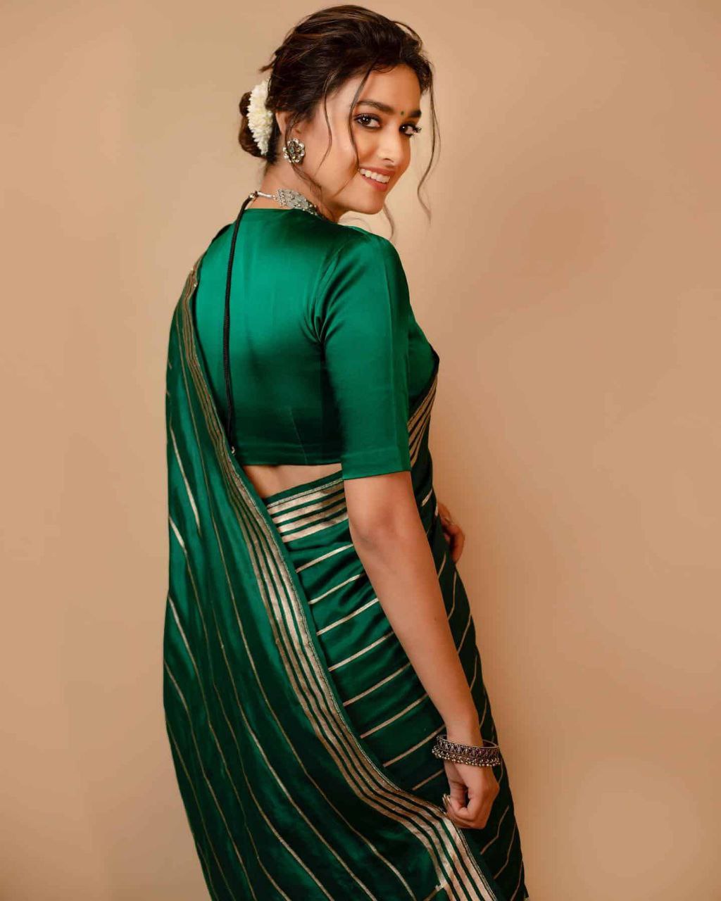 Emerald Green Beautiful Heavy Jacquard Border Work Saree