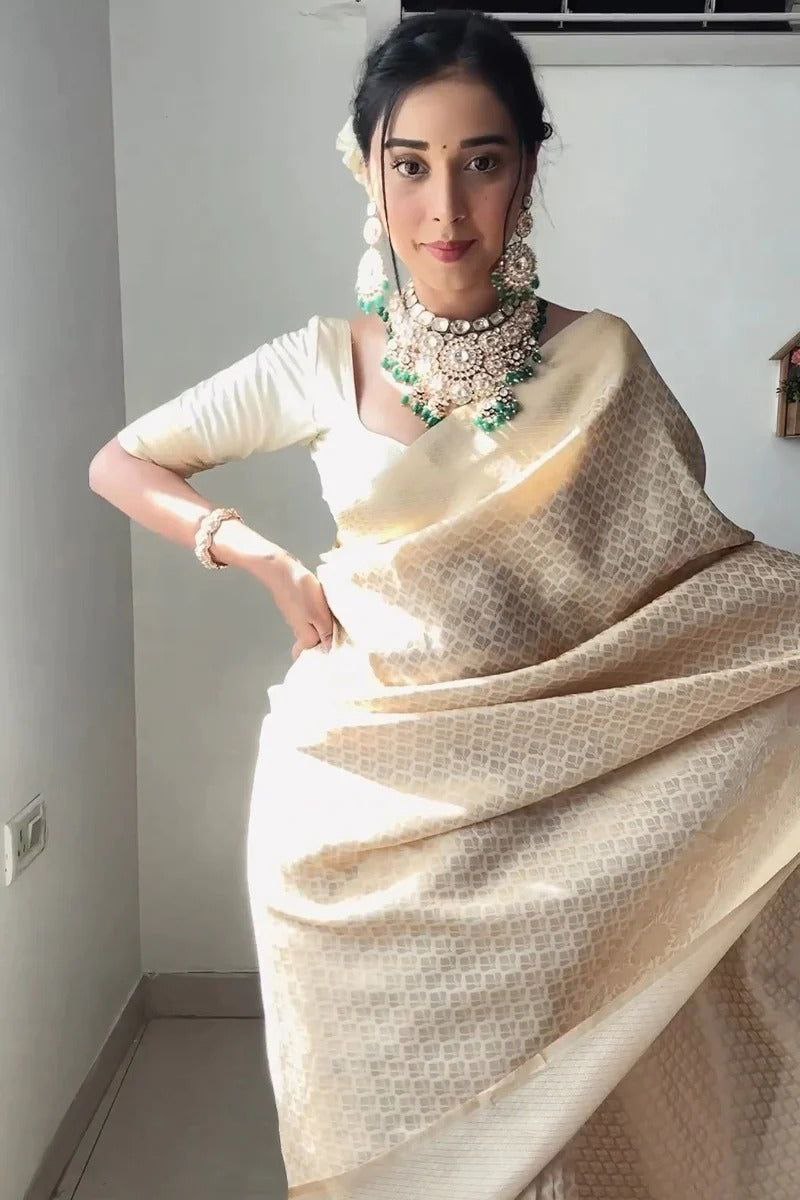 Light Golden Kanjivaram Soft Woven Silk Saree : Top Pick
