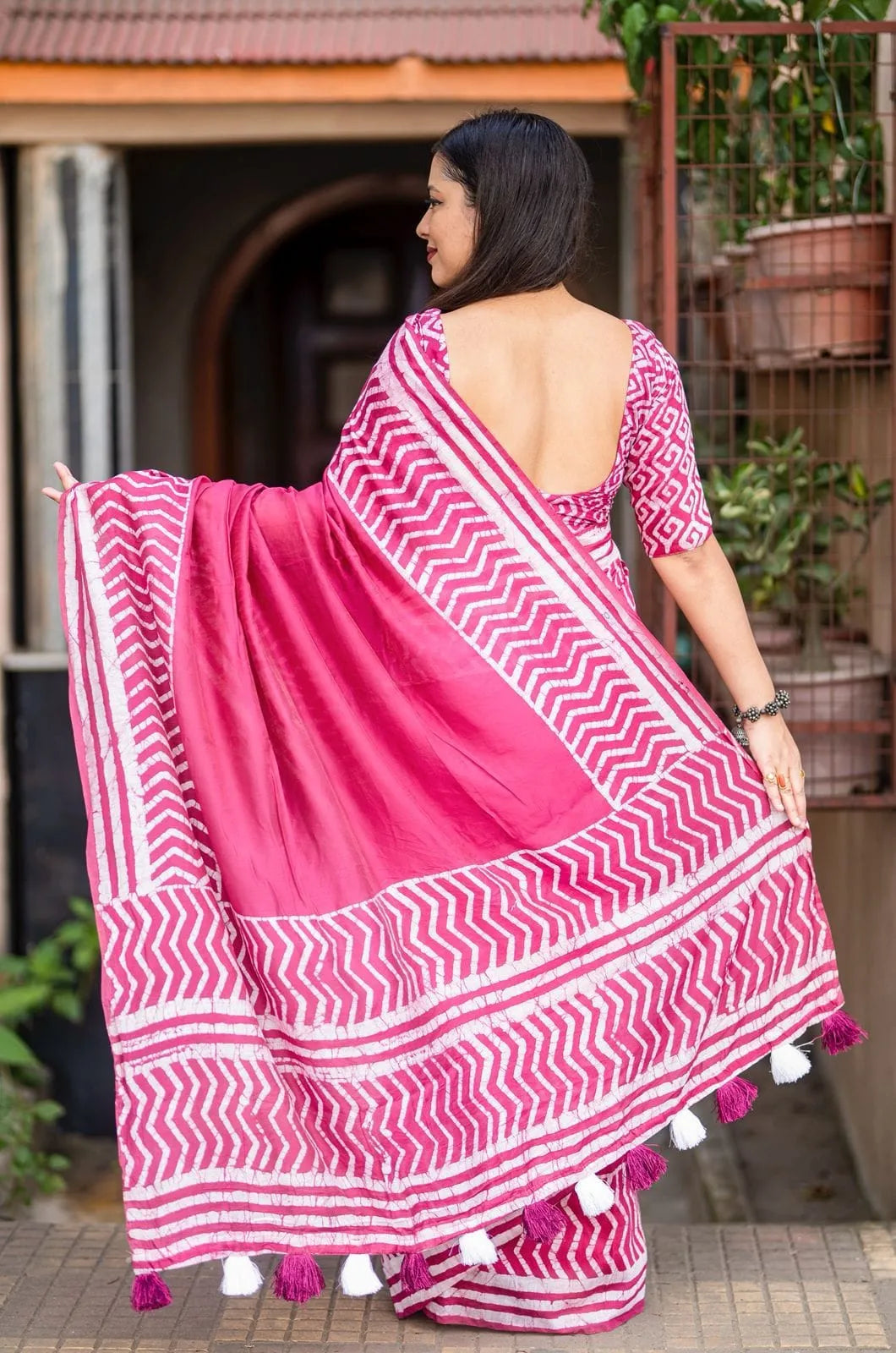pink batik print saree